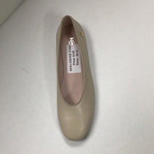 Load image into Gallery viewer, SALE SP24 Venettini Lena Elegant Enveloped Slip On