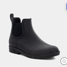 Cargar imagen en el visor de la galería, Chooka Chelsea Ankle Rain Boot Plain