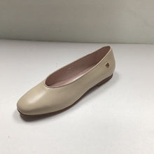 Load image into Gallery viewer, SALE SP24 Venettini Lena Elegant Enveloped Slip On