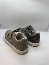 Cargar imagen en el visor de la galería, Zapatillas SP25 Naturino Minds VL con velcro y estrellas