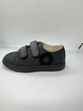 Cargar imagen en el visor de la galería, SP25 Boutaccelli HemLock Circle - Zapatillas con doble velcro
