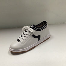 Cargar imagen en el visor de la galería, OFERTA SP24 Boutaccelli Blanca Stripe Leather/Sock Sneaker