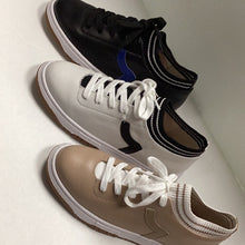 Cargar imagen en el visor de la galería, OFERTA SP24 Boutaccelli Blanca Stripe Leather/Sock Sneaker