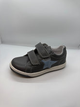 Cargar imagen en el visor de la galería, Zapatillas SP25 Naturino Minds VL con velcro y estrellas