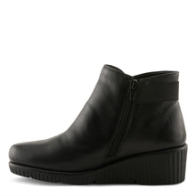 Load image into Gallery viewer, FW25 Spring Step Abruzzo Black Wedged Boot