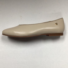 Load image into Gallery viewer, SALE SP24 Venettini Lena Elegant Enveloped Slip On
