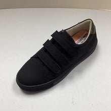 Cargar imagen en el visor de la galería, OFERTA OI23 Zapatilla Boutaccelli Audria con triple velcro