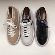 Cargar imagen en el visor de la galería, OFERTA SP24 Boutaccelli Blanca Stripe Leather/Sock Sneaker