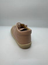 Load image into Gallery viewer, SP25 Naturino Mini Cocoon Laces Cipria with Bone Sole
