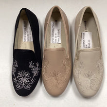 Charger l'image dans la galerie, SOLDES SP24 Boutaccelli Fine Branch Broderie Devant Slip On