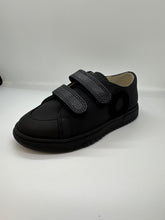 Cargar imagen en el visor de la galería, SP25 Boutaccelli HemLock Circle - Zapatillas con doble velcro