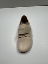 Load image into Gallery viewer, SALE SP26 Beberlis 25088 Boys Elegant VL (Hook & Loop) Shoe