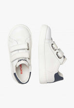 Cargar imagen en el visor de la galería, SP25 Naturino Hasselt - Zapatilla blanca con ribete azul y doble velcro VL