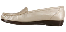 Load image into Gallery viewer, SAS Womens Simplify Lusso/Metallic Gold