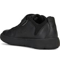 Cargar imagen en el visor de la galería, REBAJAS Geox J Nebcup Negro J02AZB