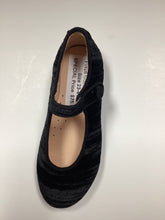 Load image into Gallery viewer, FW26 UNIQ Alessia Lines Pattern Mary Jane Shoe
