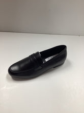 Cargar imagen en el visor de la galería, FW26 UNIQ Russo Penny Loafer Slip On
