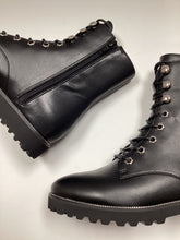 Cargar imagen en el visor de la galería, Bota de cuero con cordones delanteros FW24 1936 (202212-6)
