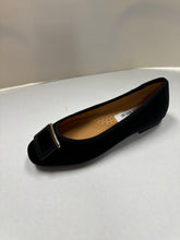 Load image into Gallery viewer, FW24 1936  Flat with Velvet Buckle (20221-4)
