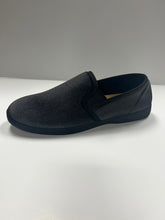 Charger l&#39;image dans la galerie, Chaussons fermés en velours Regal de Foamtreads
