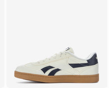 Cargar imagen en el visor de la galería, Reebok Smash Edge Lace Creme / Black
