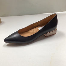 Load image into Gallery viewer, SP24 1936  Tecla Plain Shoe Small Modern Heel (193611)
