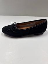 Load image into Gallery viewer, FW26 Ralph Miguel Chava Stitched Velvet Simple Bow Flat Slip On
