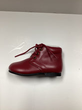 Cargar imagen en el visor de la galería, Botita de bebé de encaje Tessa de French Bebe FW24
