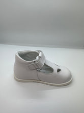 Cargar imagen en el visor de la galería, SP25 Falcotto - Botín clásico de piel con hebilla y tira en T
