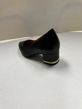 Load image into Gallery viewer, FW24 1936  Plain Shoe Embellished Fabric Heel (50118-26)
