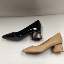 Load image into Gallery viewer, SALE SP24 1936  Saveria Plain Fan Mid Heel (60118-1)
