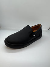 Cargar imagen en el visor de la galería, REBAJAS SP24 Venettini Skyler - Zapatillas sin cordones de piel de color negro y goma
