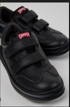 Charger l'image dans la galerie, Baskets Camper Pursuits à double velcro
