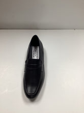 Cargar imagen en el visor de la galería, FW26 UNIQ Russo Penny Loafer Slip On
