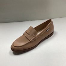 Cargar imagen en el visor de la galería, SALE SP24 Venettini London Classic Penny Loafer
