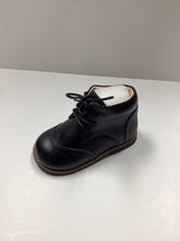 Cargar imagen en el visor de la galería, Botita de bebé de encaje Tessa de French Bebe FW24
