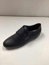 Cargar imagen en el visor de la galería, FW26 UNIQ John Textured Leather Buckle Strap Shoe
