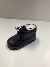 Cargar imagen en el visor de la galería, Botita de bebé de encaje Tessa de French Bebe FW24
