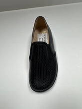 Load image into Gallery viewer, FW25 Beberlis 23699 Boys Elegant Two Tone Slip On Shoe
