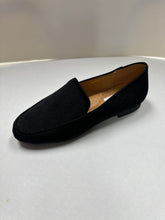 Load image into Gallery viewer, FW24 1936 High Front Ribbed Velour Flat (193680-35)
