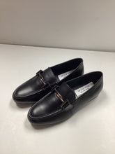 Cargar imagen en el visor de la galería, FW26 UNIQ Robin Fancy Chain Loafer Slip On
