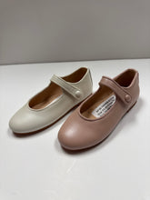 Load image into Gallery viewer, SALE SP26 UNIQ Aurora Pearlized Leather Mary Jane
