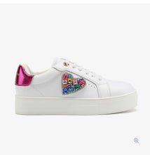 Cargar imagen en el visor de la galería, SP26 Kurt Geiger Mini Lane Love Heart Lace Sneaker (Copy)

