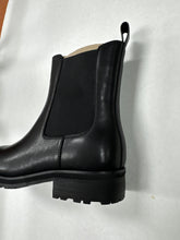 Cargar imagen en el visor de la galería, FW24 Lolit Leather Ankle Boot NX-G15
