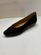 Load image into Gallery viewer, FW24 1936  Flat with Gold Banded Heel (19366-80)
