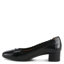 Cargar imagen en el visor de la galería, FW25 SpringStep Ahmeria Black Printed Patent Heel

