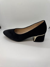 Charger l&#39;image dans la galerie, SP24 1936 Carla Chaussure unie à talon cube doré moyen (193622)
