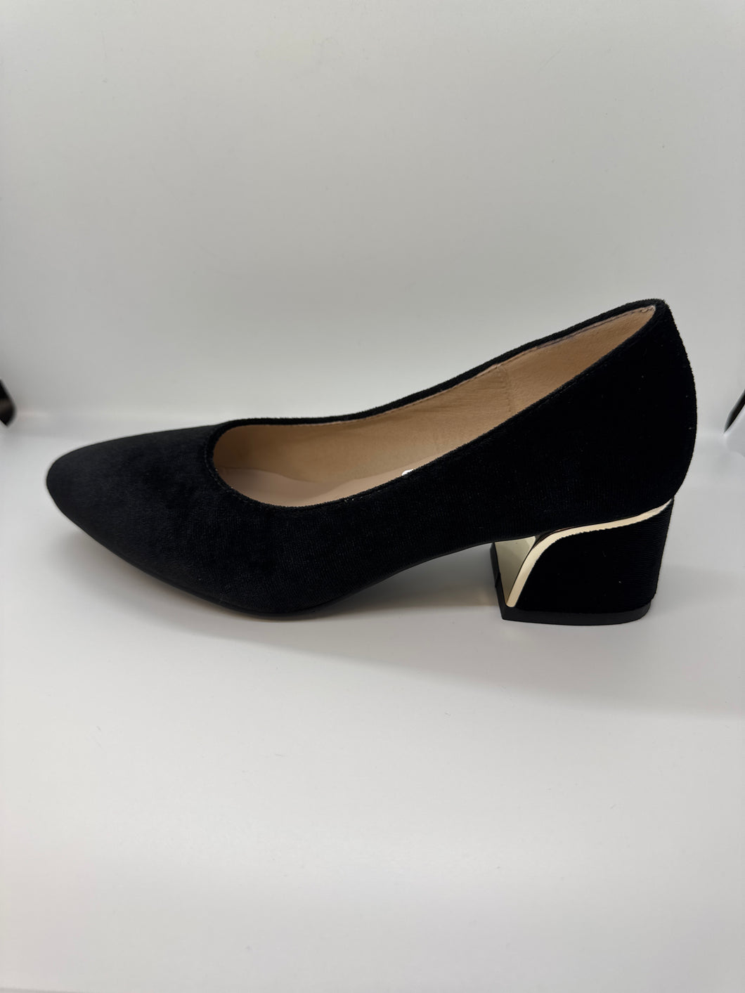 SP24 1936 Carla Chaussure unie à talon cube doré moyen (193622)