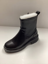 Cargar imagen en el visor de la galería, FW25 1936 Tern Leather Ankle Zippered Boot (89618-36)
