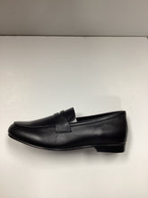 Cargar imagen en el visor de la galería, FW26 UNIQ Russo Penny Loafer Slip On
